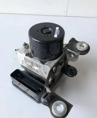 Volvo XC70 ABS Pump 31261142 10092604043 10061336081