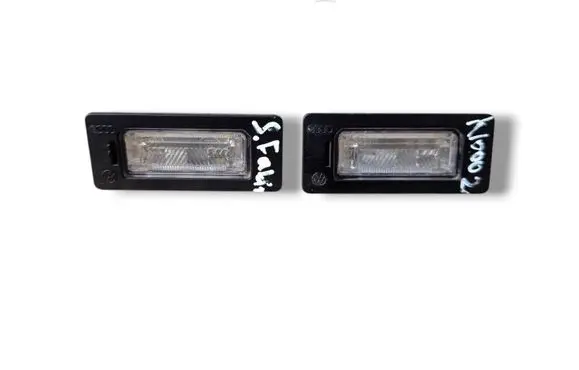 Skoda Fabia Mk2 (5J) Number plate light 8T0943021