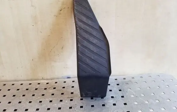 Skoda Octavia Mk3 (5E) Foot rest pad/dead pedal 5Q2864778A