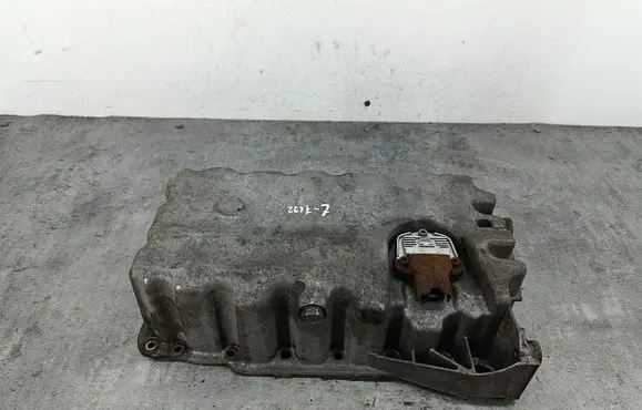 Volkswagen PASSAT B6 Oil sump 06F103603