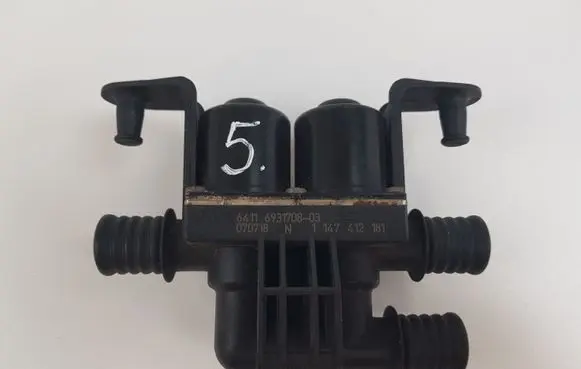 BMW 5 E60 E61 Coolant heater control valve 6931708