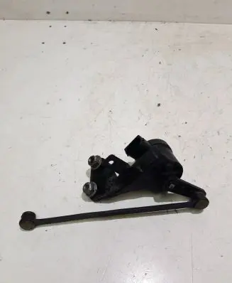 Mercedes-Benz E W210 Front height sensor lever 0105427517
