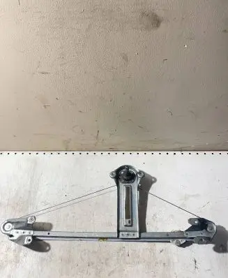Rear door manual window regulator