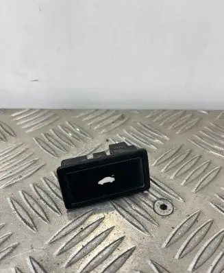 Audi A8 S8 D4 4H Tailgate/boot open switch button 3D0959831D 0000009141353