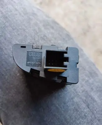Audi A6 S6 C6 4F Glove box opening button 4F1927227