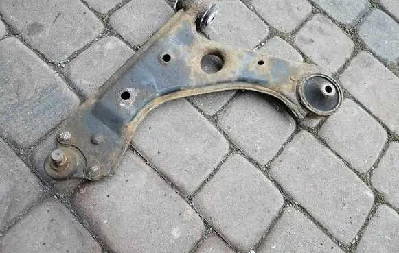 Opel Corsa E Front lower control arm/wishbone