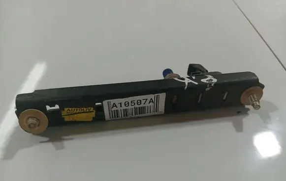 Land Rover Freelander Seat belt adjustment rail 0301991208