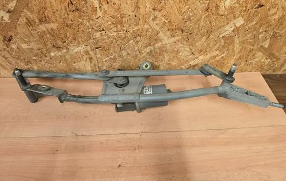 Volvo S60 Front wiper linkage and motor 8624239 490107001 490606