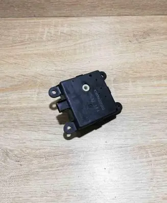 Nissan Qashqai Air flap motor/actuator A24820A3200000