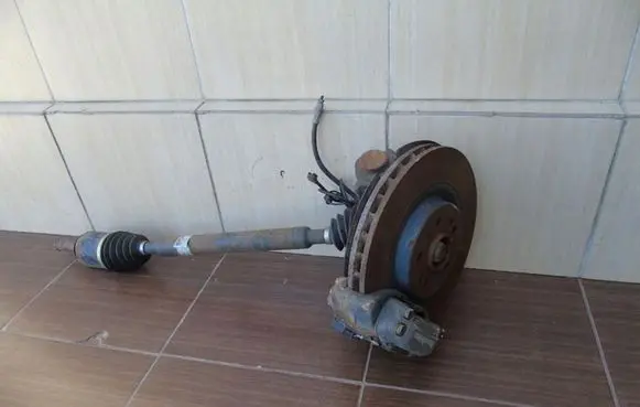 Mercedes-Benz ML W163 Front wheel hub spindle knuckle