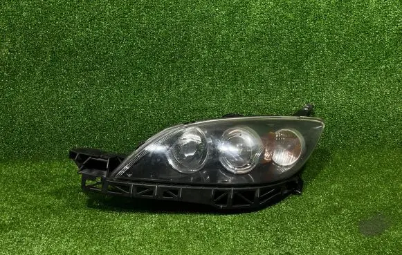 Mazda 3 III Headlight/headlamp