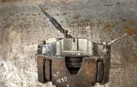Volvo XC90 Front brake caliper 30657307