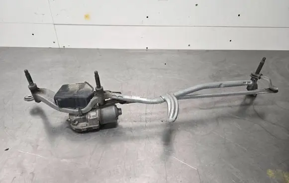 Front wiper linkage and motor