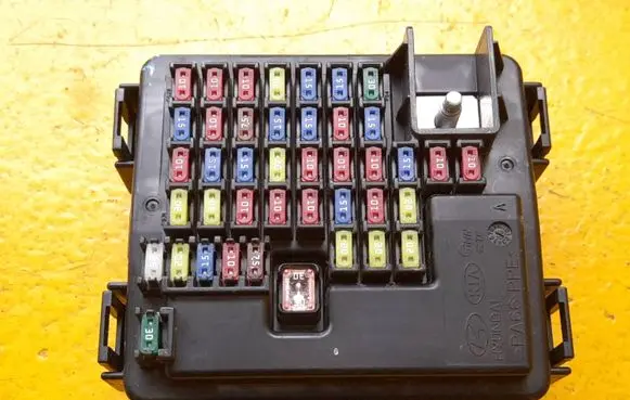 KIA Sportage Fuse box set PE01724