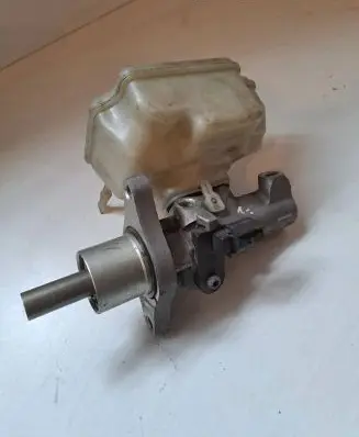 Volkswagen Golf V Master brake cylinder 1K1611301C 03350886321