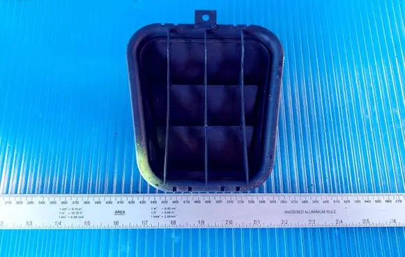 Audi A6 S6 C6 4F Quarter panel pressure vent 4B081981B