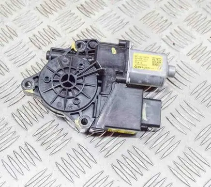 KIA Sportage Front door window regulator motor 82460F1010