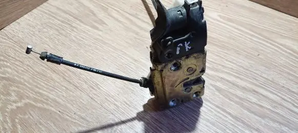 Renault Laguna II Coupe door lock (next to the handle) 