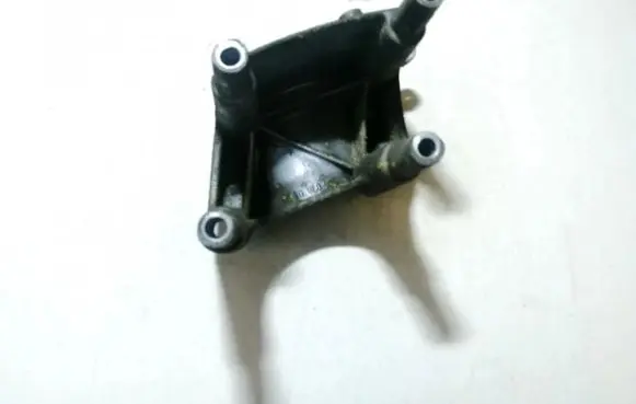 Mercedes-Benz Vito Viano W639 Engine mounting bracket 6460780161