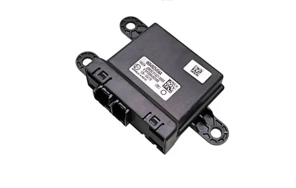 Chrysler Pacifica Gateway control module 068492545AA F00HJ02588 10R059778