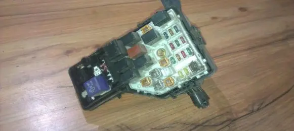 Toyota Yaris Fuse box set