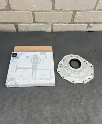 Mercedes-Benz CLS C257 Timing chain cover A6560101103