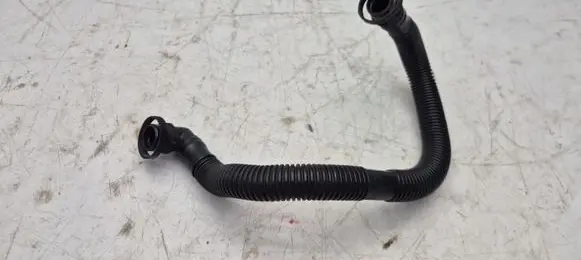 Volkswagen Golf VI Breather hose/pipe 06F103235