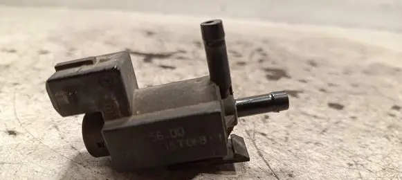 Jaguar XE Vacuum valve 70435600 15T068