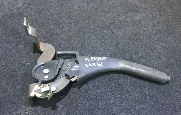 Mitsubishi Pajero Handbrake/parking brake lever assembly