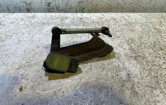 Chrysler 300C Front air suspension height level sensor 57010713AB 7308290339A X7RT13033BA