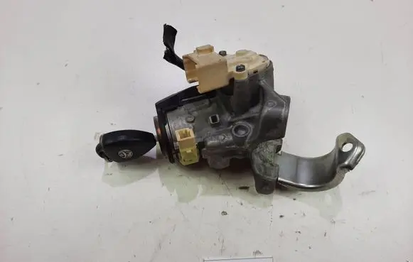 Toyota Auris 150 Ignition lock N0502638
