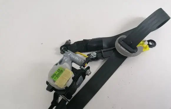 KIA Sportage Front seatbelt 888103U210