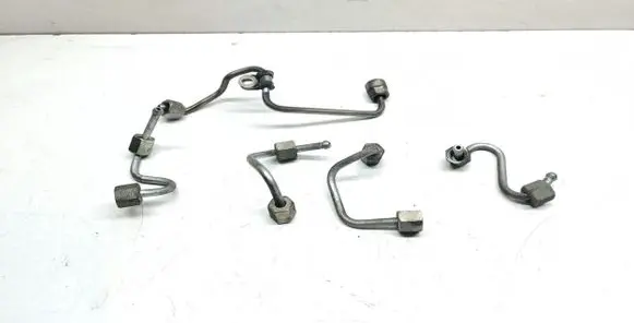 Volkswagen PASSAT CC Fuel injector supply line/pipe 