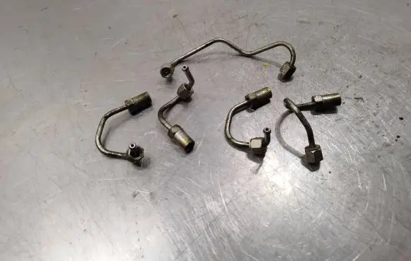 Opel Mokka Fuel injector supply line/pipe 