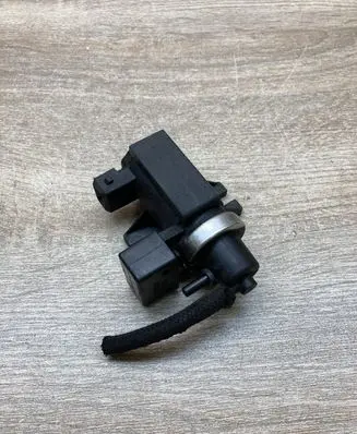 BMW 5 E60 E61 Turbo solenoid valve 2247906 72279600