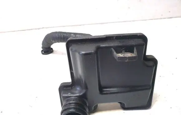 Audi A4 S4 B6 8E 8H Power steering fluid tank/reservoir 06D103211E