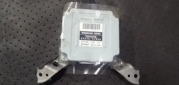 Toyota Prius (XW20) Gearbox control unit/module 8953547020 89535-47020