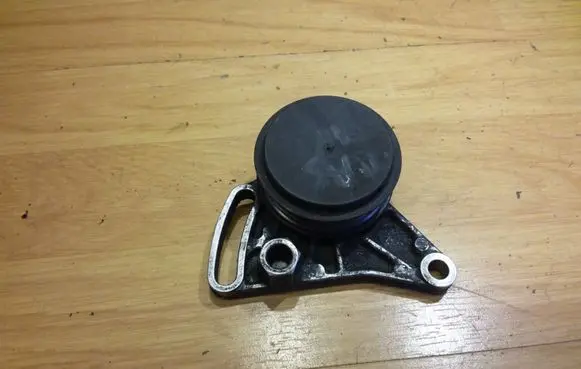 Volkswagen PASSAT B5 Generator/alternator belt tensioner 058260511