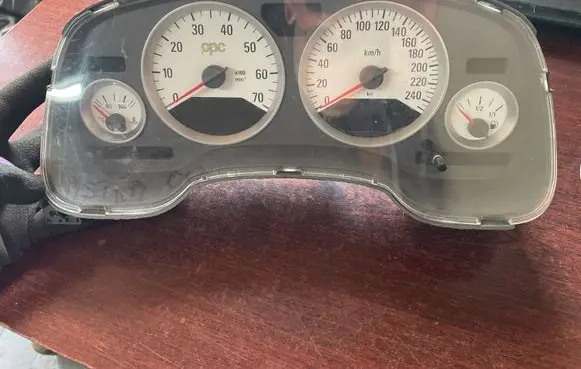 Opel Zafira A Speedometer (instrument cluster) 88311318