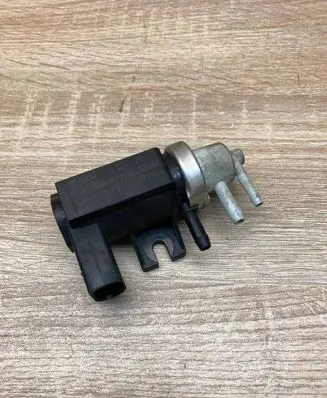 Audi A4 S4 B6 8E 8H Turbo solenoid valve 1J0906627B