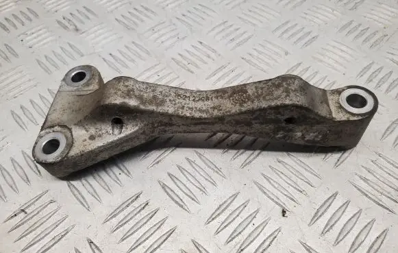 Chrysler Pacifica Driveshaft support bearing bracket 52123981AA