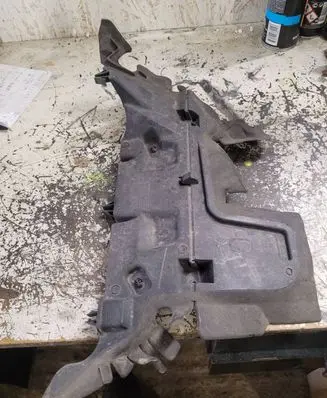 Intercooler air guide/duct channel