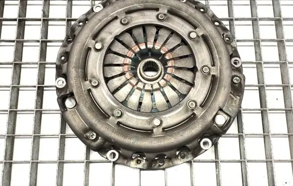 Renault Captur II Clutch set kit 301019176R