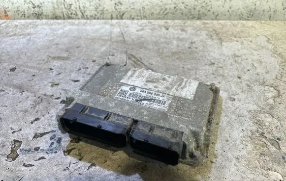 Volkswagen Golf V Engine control unit/module 06A906033JA 3408260