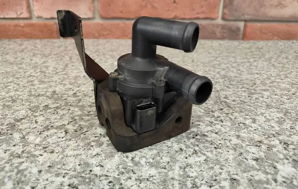 BMW 5 F10 F11 Electric auxiliary coolant/water pump 9239313