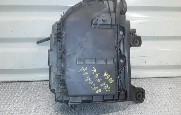 Citroen C5 Air filter box 9673061080
