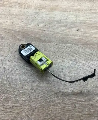 Toyota Auris 150 Airbag deployment crash/impact sensor 8983102080 SAFE