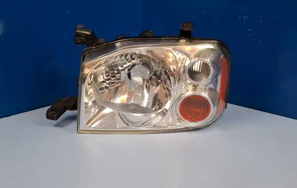 Nissan Navara D22 Headlight/headlamp 10024810 KOITO10024810