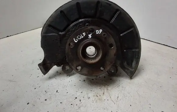 Volkswagen Golf V Front wheel hub