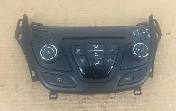 Opel Insignia A Climate control unit 26202384 7370200000000X 544930977